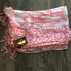 NWT, never worn, soft patterned scarf